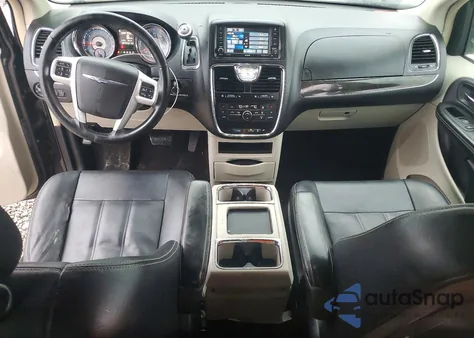 2016 Chrysler Town & Country Touring из США, поврежденный, VIN 2C4RC1BG8GR186255